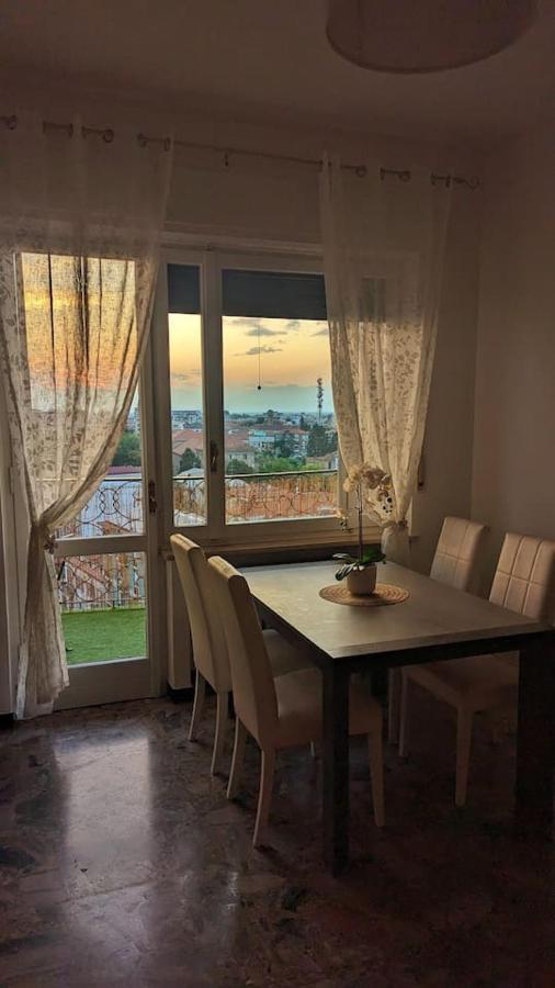La Terrazza Del Re Apartment Vercelli Luaran gambar