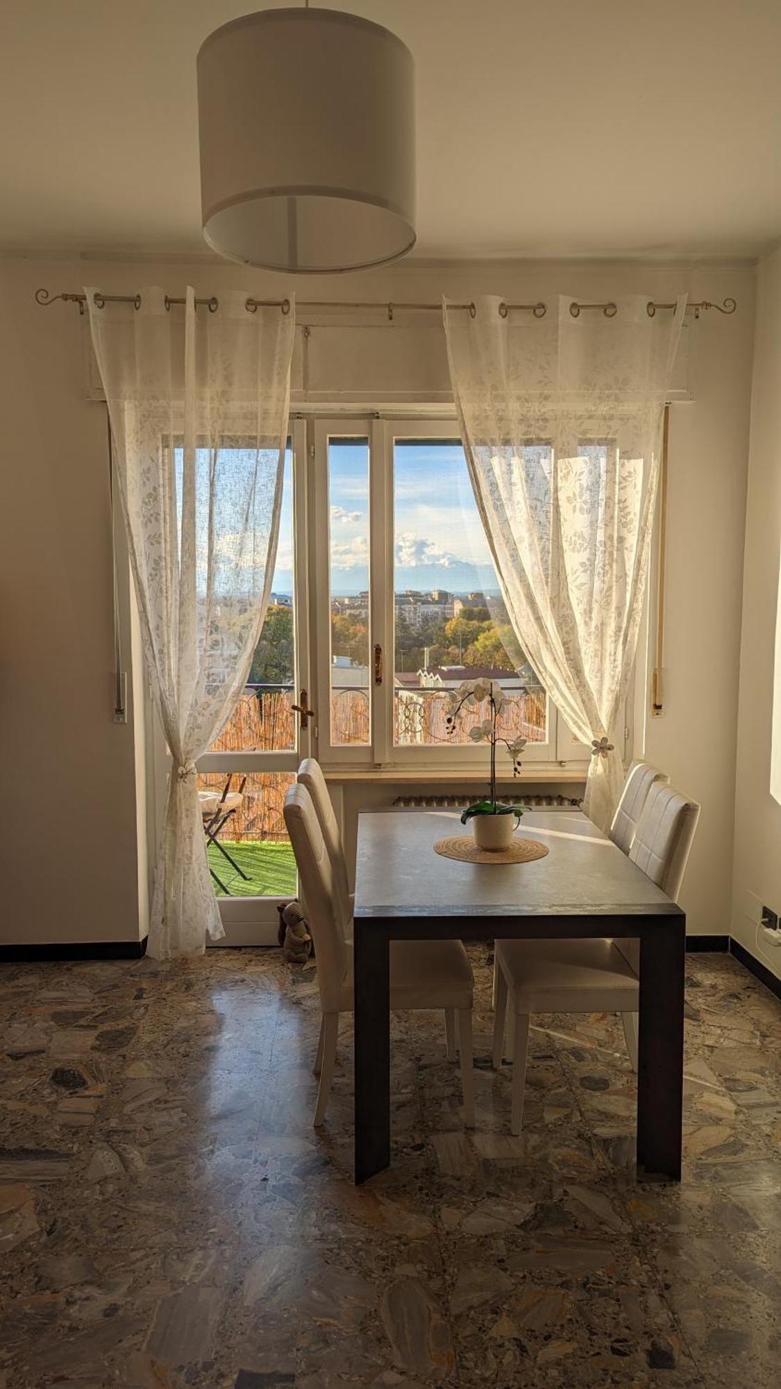 La Terrazza Del Re Apartment Vercelli Luaran gambar